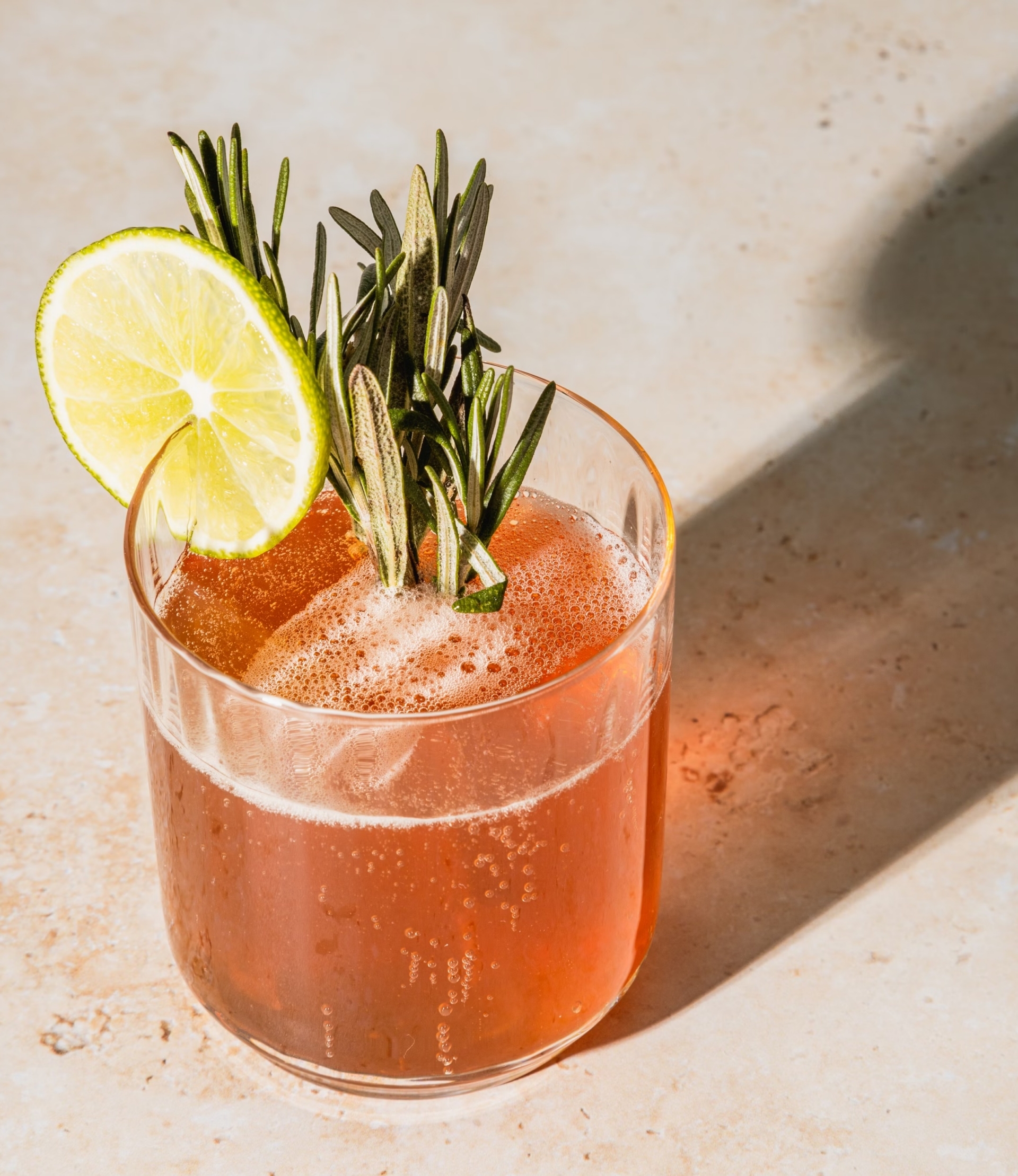 blog Een andere optie is de Pomegranate Pleasures, een verfrissend drankje dat je kunt maken met slechts een paar ingrediënten.detail